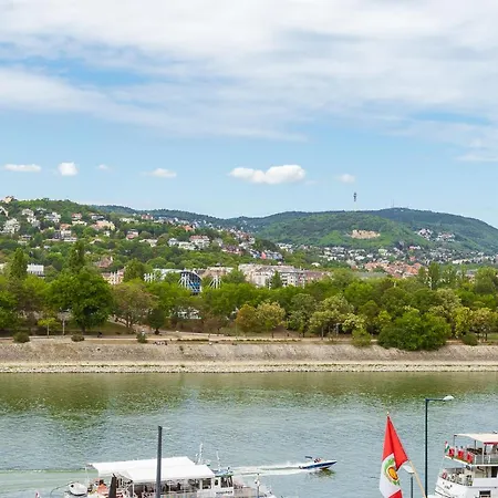 Apartment Danube-view Premium @ Margarate Island